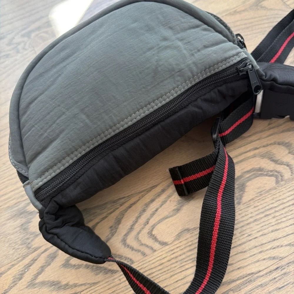 Vintage Pentax‎ Fanny Pack Or Crossbody Sling Camera Bag Travel